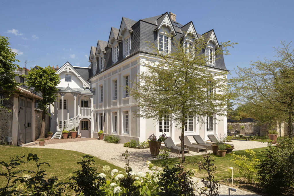 exterior view of the maison Saint-Delis - hôtel saint-delis